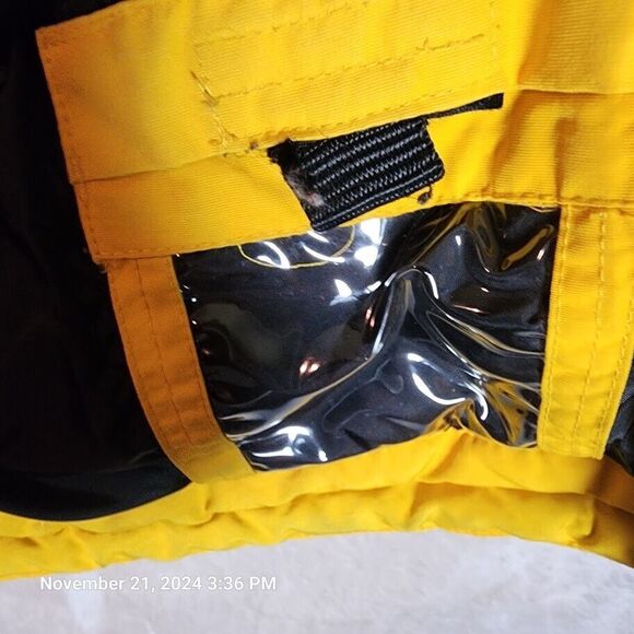 OP Women's Snow Ski Jacket Size Medium, Pockets Inside and Out, Zipper Hook Loop - Picture 7 of 14